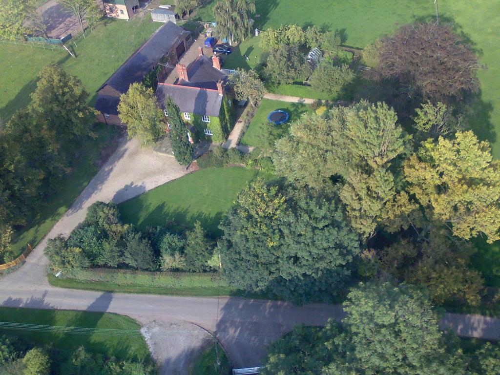 The Jockey Room Hideaway Spurstow Exterior foto